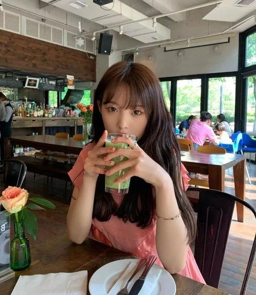 女网红睡粉丝,一场跨越界限的诱惑之旅